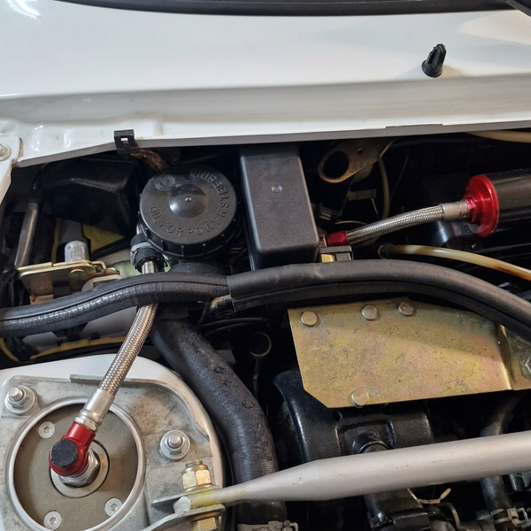 Einbaubeispiel im Motorraum
