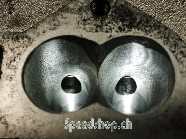 CNC machined Cylinder Head for Lancia Delta HF integrale. Blueprinted and ported flowbench tested for maximum Volumetric Efficiency. Golfball Structure intake port dimpling.