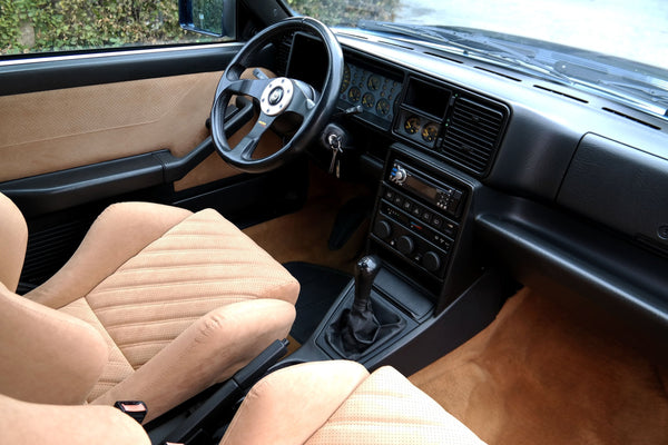 Lancia Delta HF integrale EVO Blu Lord Beige interior