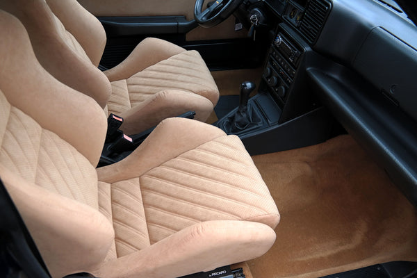 Lancia Delta HF integrale EVO Blu Lord Beige interior